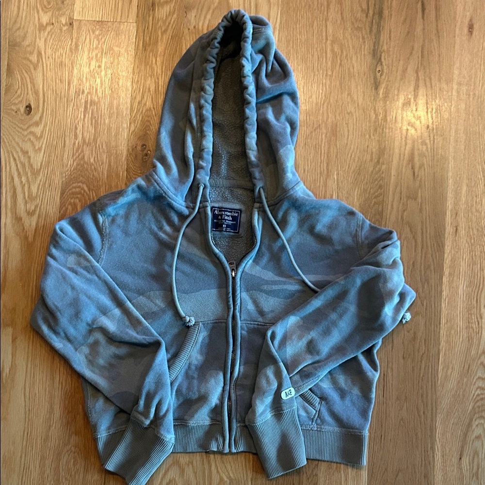 Vintage Cropped Camo Abercrombie & Fitch Zip-Up Hoodie